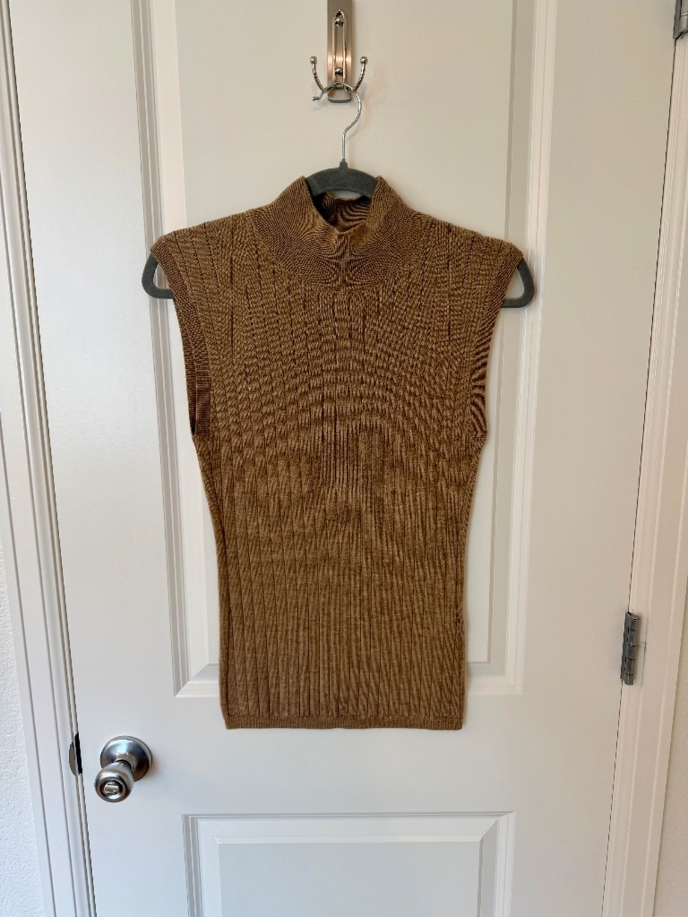 Banana Republic Merino Mockneck Sweater in Camel